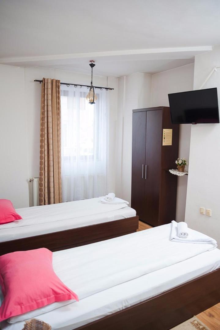 Pensiunea Pedro Cluj-Napoca Extérieur photo